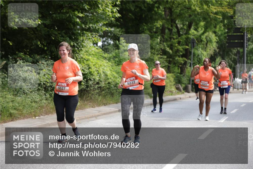 15.06.2025 - REWE Women's Run Jannik Wohlers http://msf.ph/oto/7940282 15.06.2025 10:15:03 Laufen 5527, 5232, 5584, 5033 meine-sportfotos.de