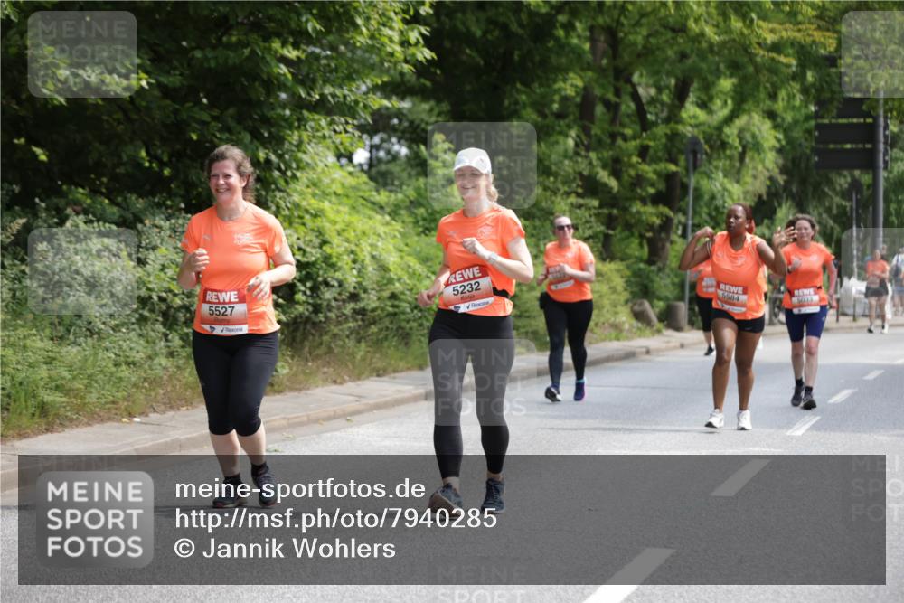 15.06.2025 - REWE Women's Run Jannik Wohlers http://msf.ph/oto/7940285 15.06.2025 10:15:03 Laufen 5527, 5232, 5584, 5033 meine-sportfotos.de