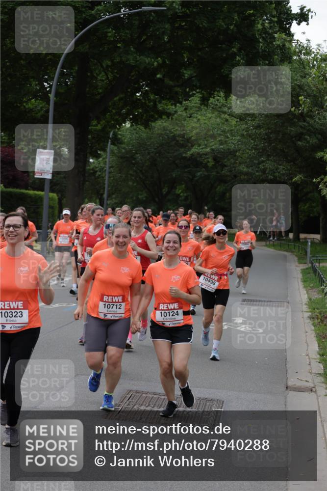 15.06.2025 - REWE Women's Run Jannik Wohlers http://msf.ph/oto/7940288 15.06.2025 08:27:50 Laufen 10323, 10205, 10712, 10124, 10498 meine-sportfotos.de
