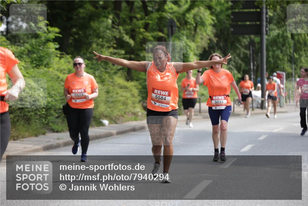15.06.2025 - REWE Women's Run Jannik Wohlers http://msf.ph/oto/7940294 15.06.2025 10:15:05 Laufen 5523, 5584, 5033 meine-sportfotos.de