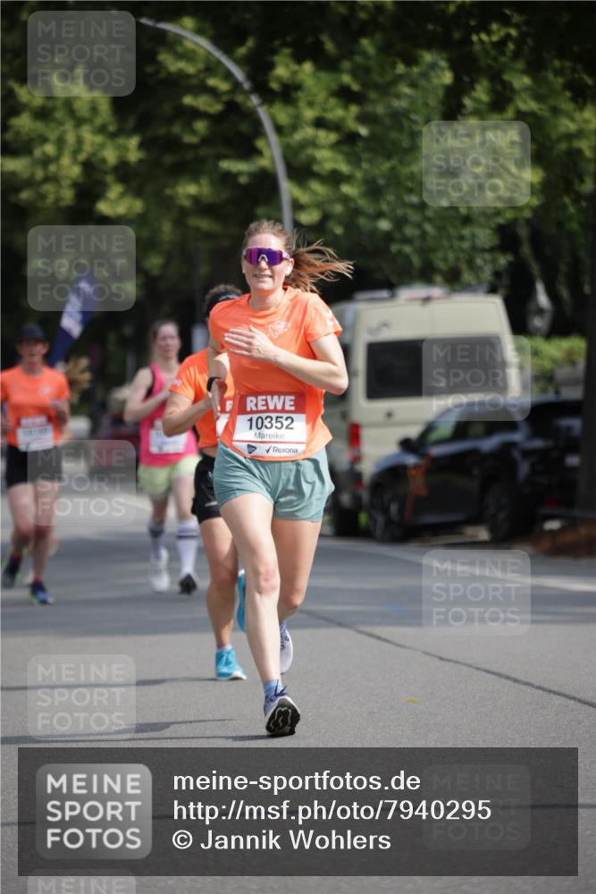 15.06.2025 - REWE Women's Run Jannik Wohlers http://msf.ph/oto/7940295 15.06.2025 08:45:24 Laufen 10352 meine-sportfotos.de