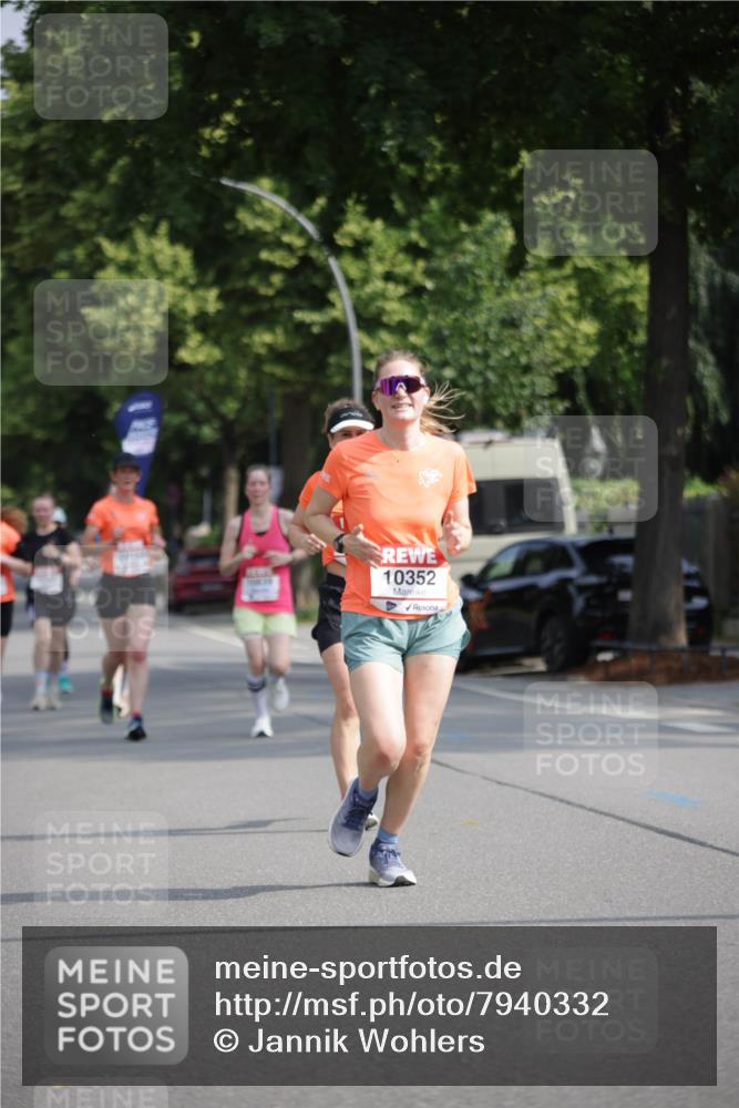 15.06.2025 - REWE Women's Run Jannik Wohlers http://msf.ph/oto/7940332 15.06.2025 08:45:24 Laufen 10352 meine-sportfotos.de