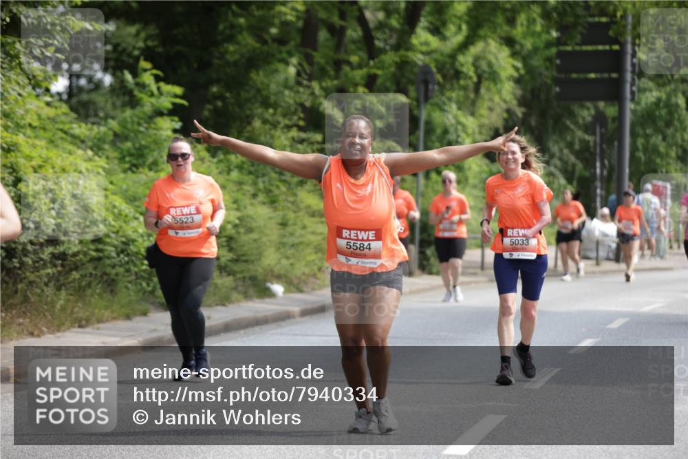 15.06.2025 - REWE Women's Run Jannik Wohlers http://msf.ph/oto/7940334 15.06.2025 10:15:05 Laufen 5523, 5584, 5033 meine-sportfotos.de