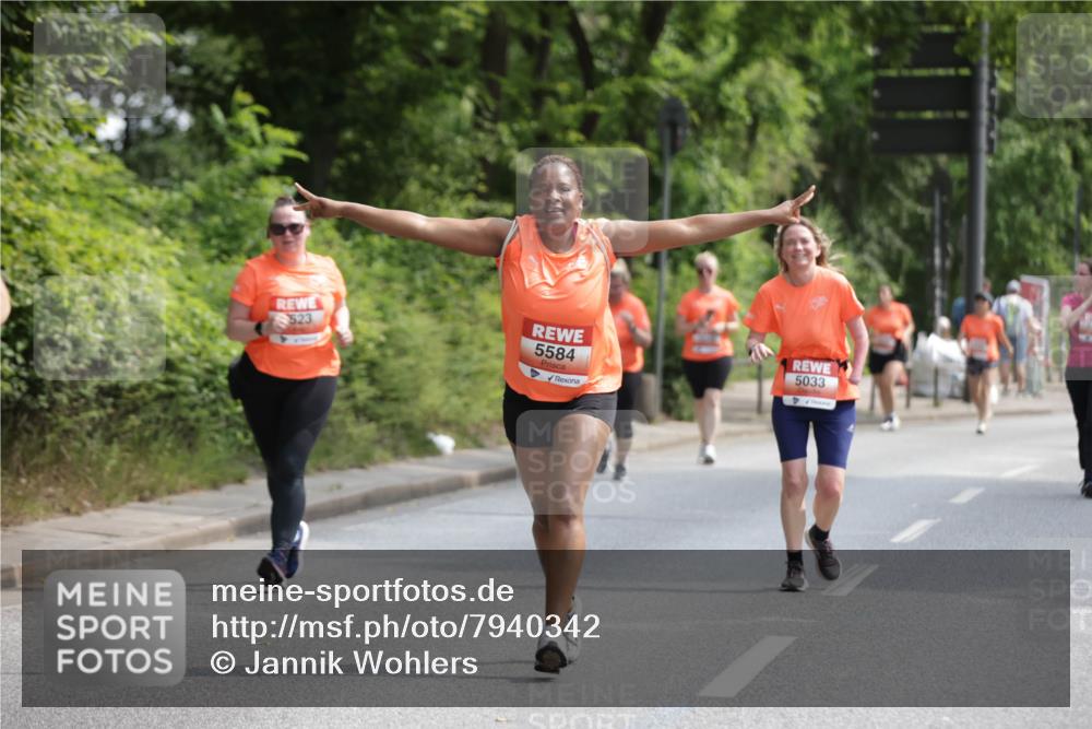 15.06.2025 - REWE Women's Run Jannik Wohlers http://msf.ph/oto/7940342 15.06.2025 10:15:05 Laufen 523, 5584, 5033 meine-sportfotos.de