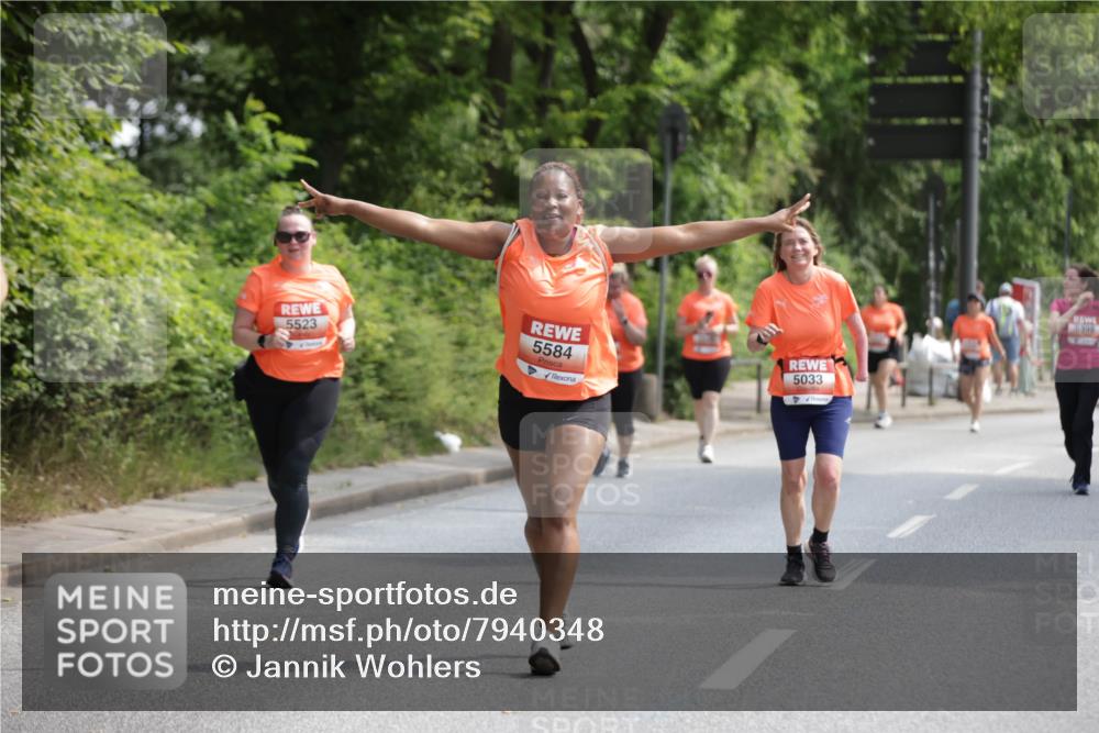 15.06.2025 - REWE Women's Run Jannik Wohlers http://msf.ph/oto/7940348 15.06.2025 10:15:05 Laufen 5523, 5584, 5033, 308 meine-sportfotos.de