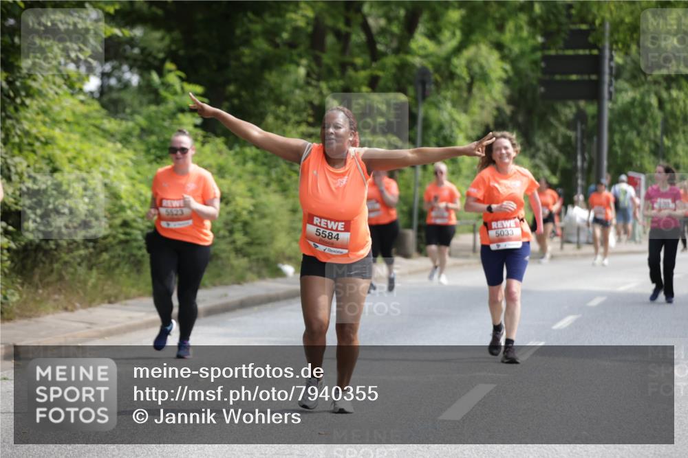 15.06.2025 - REWE Women's Run Jannik Wohlers http://msf.ph/oto/7940355 15.06.2025 10:15:05 Laufen 5523, 5584, 5033 meine-sportfotos.de