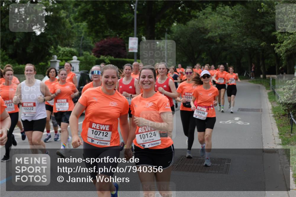 15.06.2025 - REWE Women's Run Jannik Wohlers http://msf.ph/oto/7940356 15.06.2025 08:27:52 Laufen 744, 10637, 10222, 10712, 10124, 1044, 10498 meine-sportfotos.de