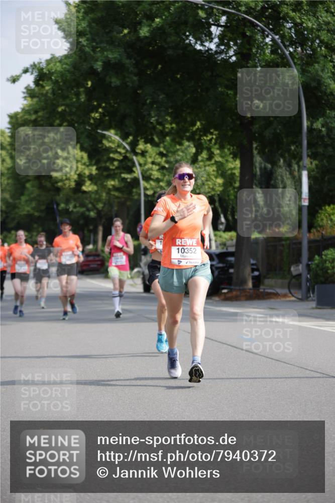 15.06.2025 - REWE Women's Run Jannik Wohlers http://msf.ph/oto/7940372 15.06.2025 08:45:25 Laufen 10352 meine-sportfotos.de