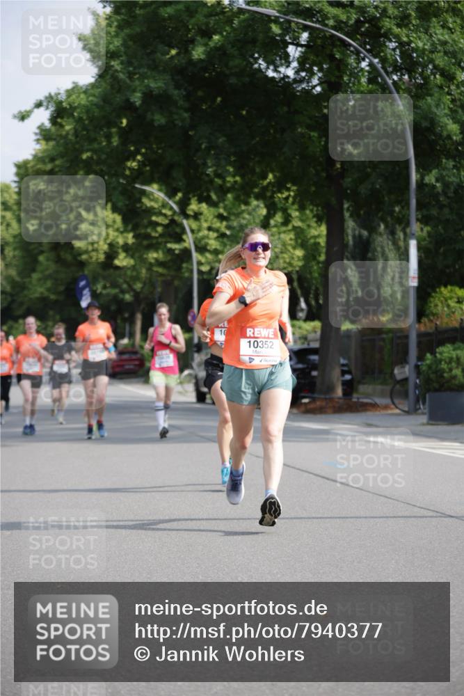 15.06.2025 - REWE Women's Run Jannik Wohlers http://msf.ph/oto/7940377 15.06.2025 08:45:25 Laufen 10352 meine-sportfotos.de