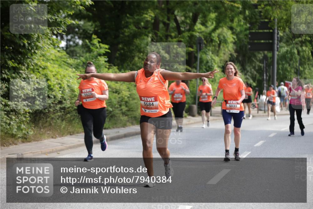 15.06.2025 - REWE Women's Run Jannik Wohlers http://msf.ph/oto/7940384 15.06.2025 10:15:06 Laufen 5523, 5584, 5033 meine-sportfotos.de