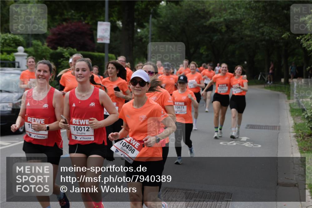 15.06.2025 - REWE Women's Run Jannik Wohlers http://msf.ph/oto/7940389 15.06.2025 08:27:53 Laufen 10, 10012, 10498, 10413, 10871 meine-sportfotos.de