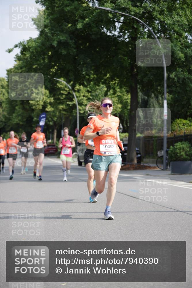 15.06.2025 - REWE Women's Run Jannik Wohlers http://msf.ph/oto/7940390 15.06.2025 08:45:25 Laufen 10352 meine-sportfotos.de
