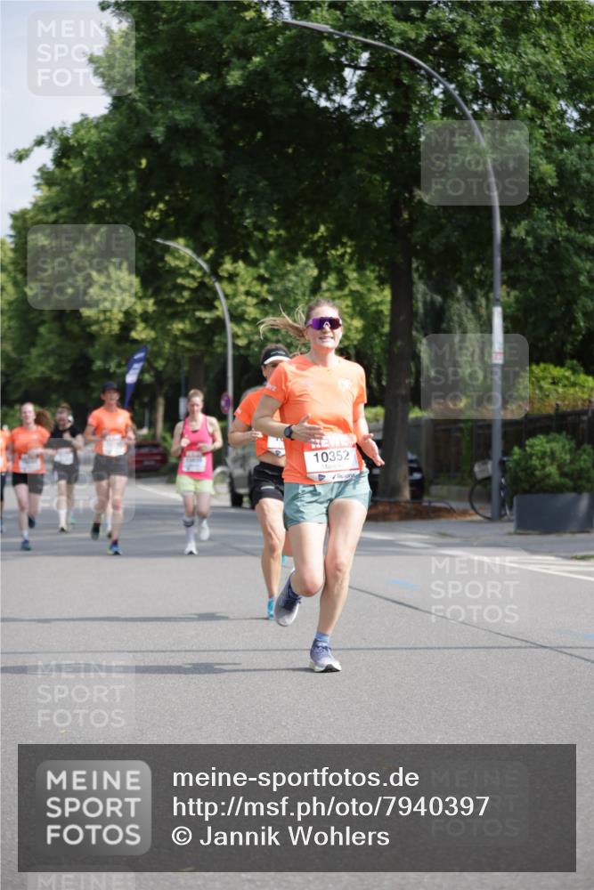 15.06.2025 - REWE Women's Run Jannik Wohlers http://msf.ph/oto/7940397 15.06.2025 08:45:25 Laufen 10352 meine-sportfotos.de