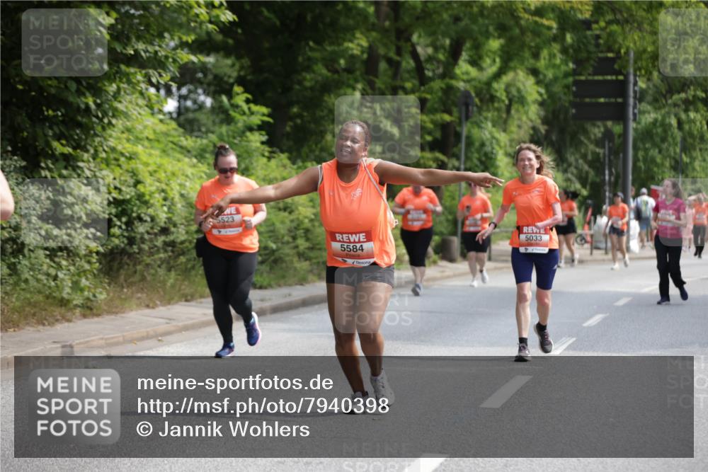 15.06.2025 - REWE Women's Run Jannik Wohlers http://msf.ph/oto/7940398 15.06.2025 10:15:06 Laufen 5523, 5584, 5033 meine-sportfotos.de
