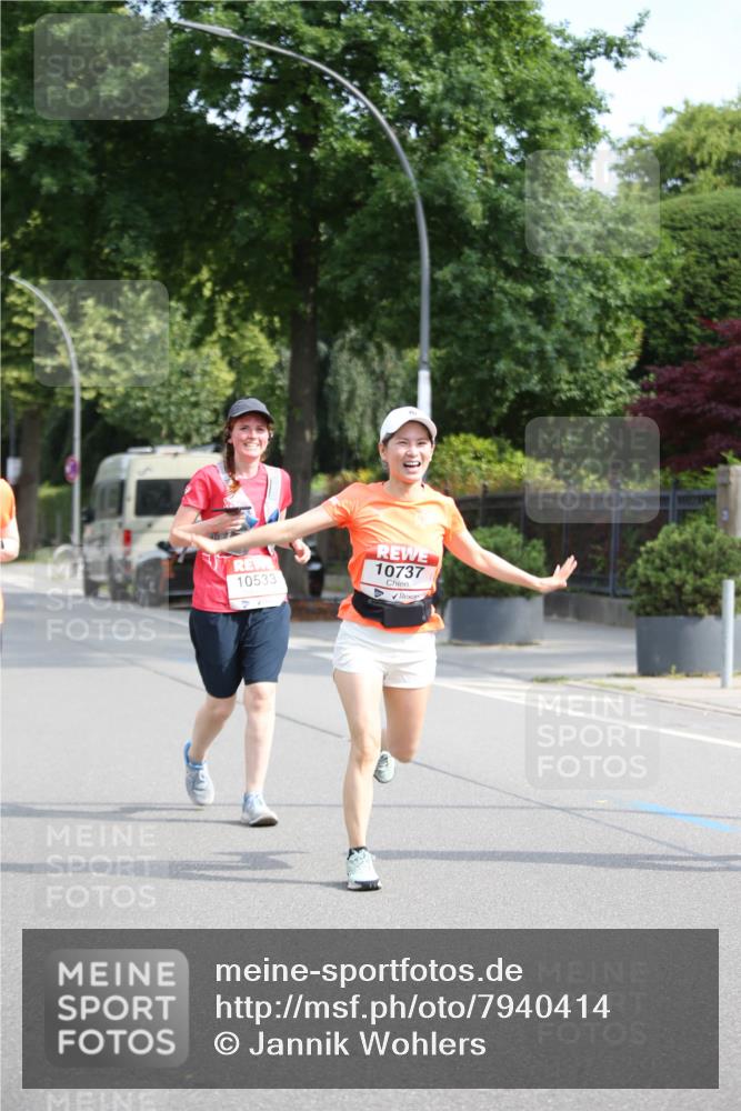 15.06.2025 - REWE Women's Run Jannik Wohlers http://msf.ph/oto/7940414 15.06.2025 09:58:18 Laufen 10533, 10737 meine-sportfotos.de