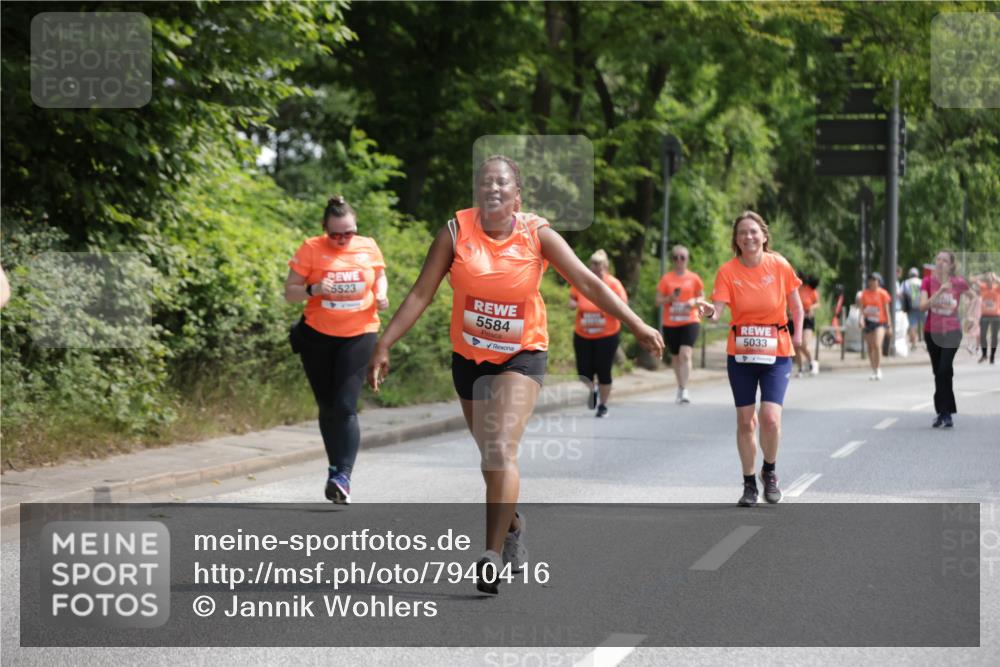 15.06.2025 - REWE Women's Run Jannik Wohlers http://msf.ph/oto/7940416 15.06.2025 10:15:06 Laufen 5523, 5584, 5033 meine-sportfotos.de