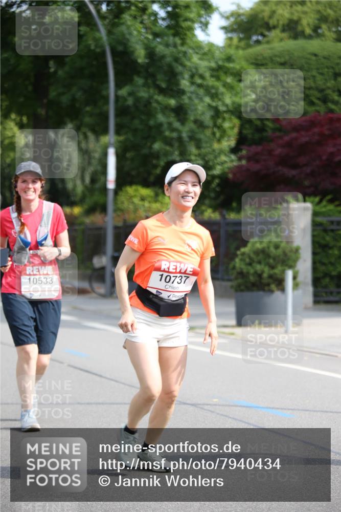 15.06.2025 - REWE Women's Run Jannik Wohlers http://msf.ph/oto/7940434 15.06.2025 09:58:18 Laufen 10533, 10737 meine-sportfotos.de