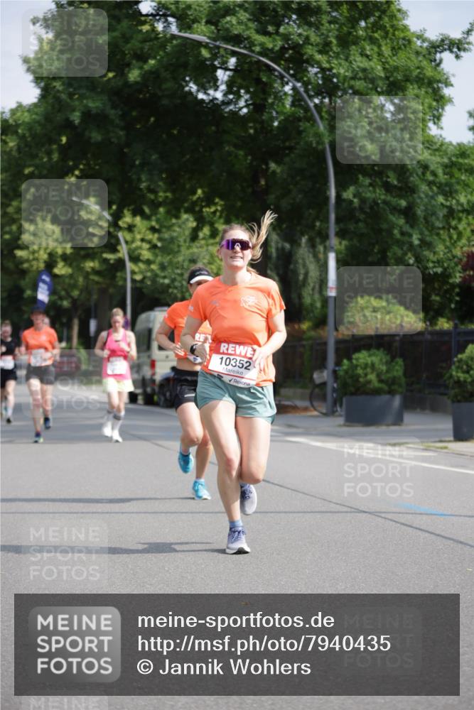15.06.2025 - REWE Women's Run Jannik Wohlers http://msf.ph/oto/7940435 15.06.2025 08:45:25 Laufen 10352 meine-sportfotos.de