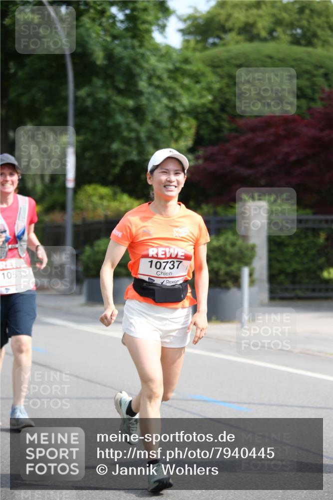 15.06.2025 - REWE Women's Run Jannik Wohlers http://msf.ph/oto/7940445 15.06.2025 09:58:18 Laufen 10533, 4, 10737 meine-sportfotos.de