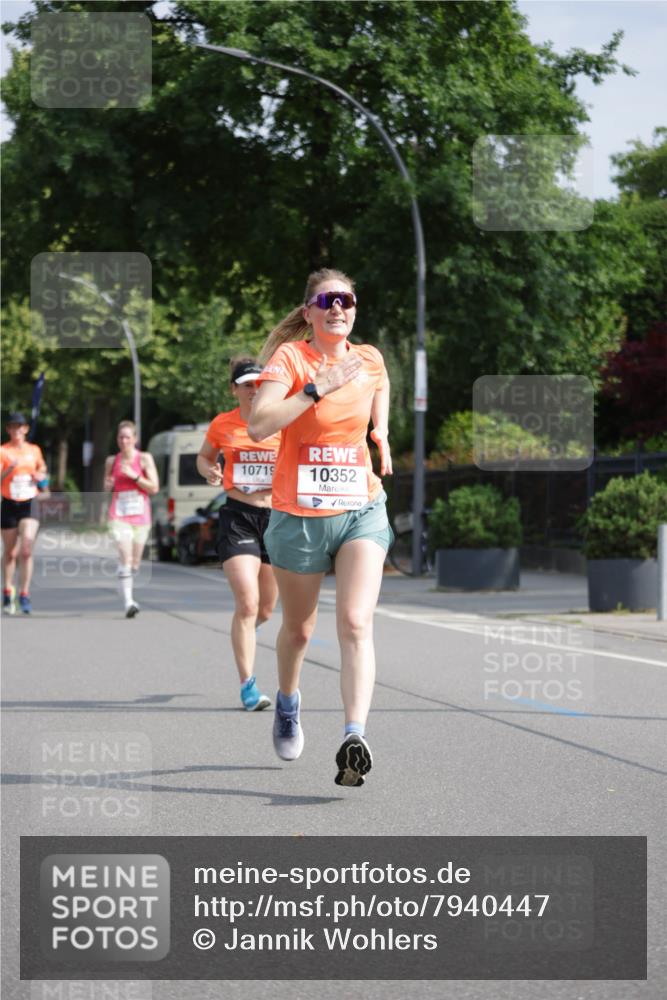 15.06.2025 - REWE Women's Run Jannik Wohlers http://msf.ph/oto/7940447 15.06.2025 08:45:26 Laufen 10719, 10352 meine-sportfotos.de