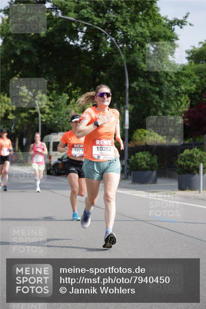 15.06.2025 - REWE Women's Run Jannik Wohlers http://msf.ph/oto/7940450 15.06.2025 08:45:26 Laufen 1071, 10352 meine-sportfotos.de