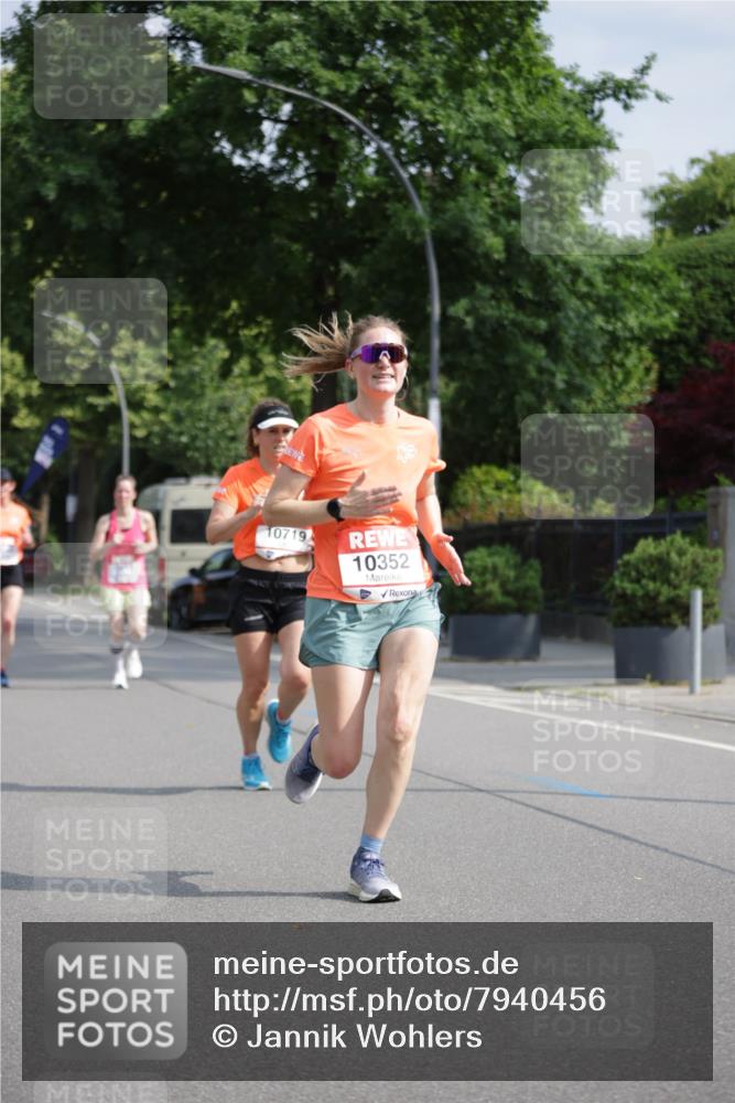 15.06.2025 - REWE Women's Run Jannik Wohlers http://msf.ph/oto/7940456 15.06.2025 08:45:26 Laufen 10719, 10352 meine-sportfotos.de