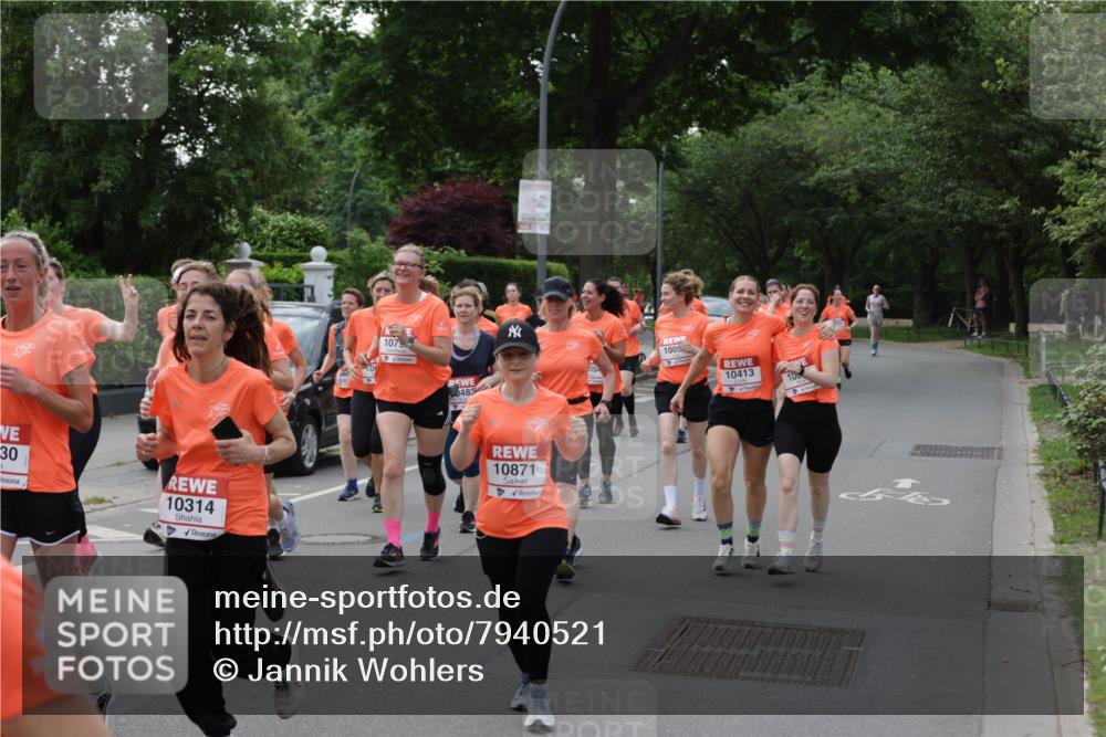 15.06.2025 - REWE Women's Run Jannik Wohlers http://msf.ph/oto/7940521 15.06.2025 08:27:55 Laufen 30, 10314, 1075, 483, 10871, 1005, 10413, 100 meine-sportfotos.de