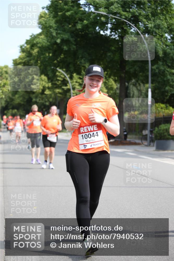 15.06.2025 - REWE Women's Run Jannik Wohlers http://msf.ph/oto/7940532 15.06.2025 09:58:20 Laufen 10044 meine-sportfotos.de