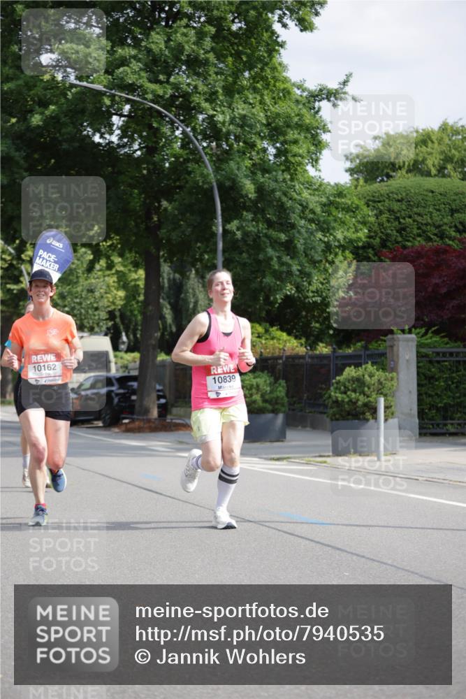 15.06.2025 - REWE Women's Run Jannik Wohlers http://msf.ph/oto/7940535 15.06.2025 08:45:29 Laufen 10162, 10839 meine-sportfotos.de