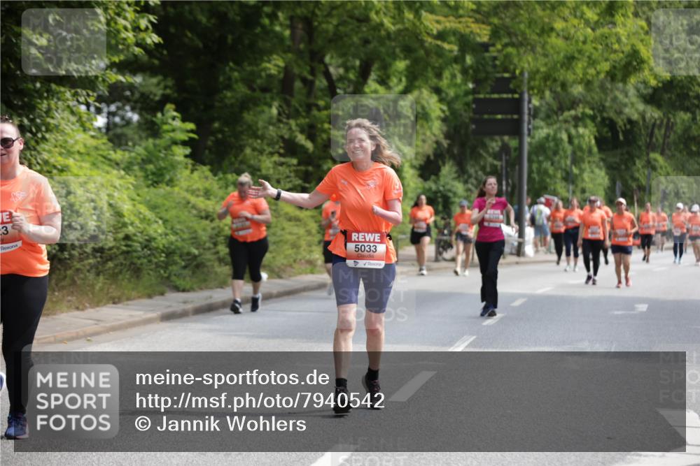 15.06.2025 - REWE Women's Run Jannik Wohlers http://msf.ph/oto/7940542 15.06.2025 10:15:08 Laufen 3, 5033 meine-sportfotos.de