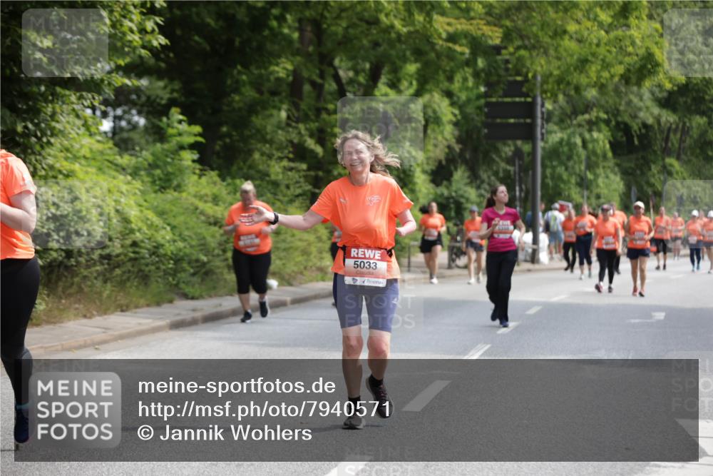 15.06.2025 - REWE Women's Run Jannik Wohlers http://msf.ph/oto/7940571 15.06.2025 10:15:09 Laufen 5033 meine-sportfotos.de