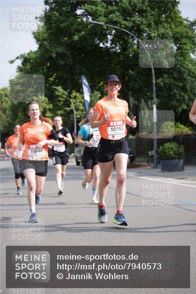 15.06.2025 - REWE Women's Run Jannik Wohlers http://msf.ph/oto/7940573 15.06.2025 08:45:30 Laufen 10644, 10162 meine-sportfotos.de