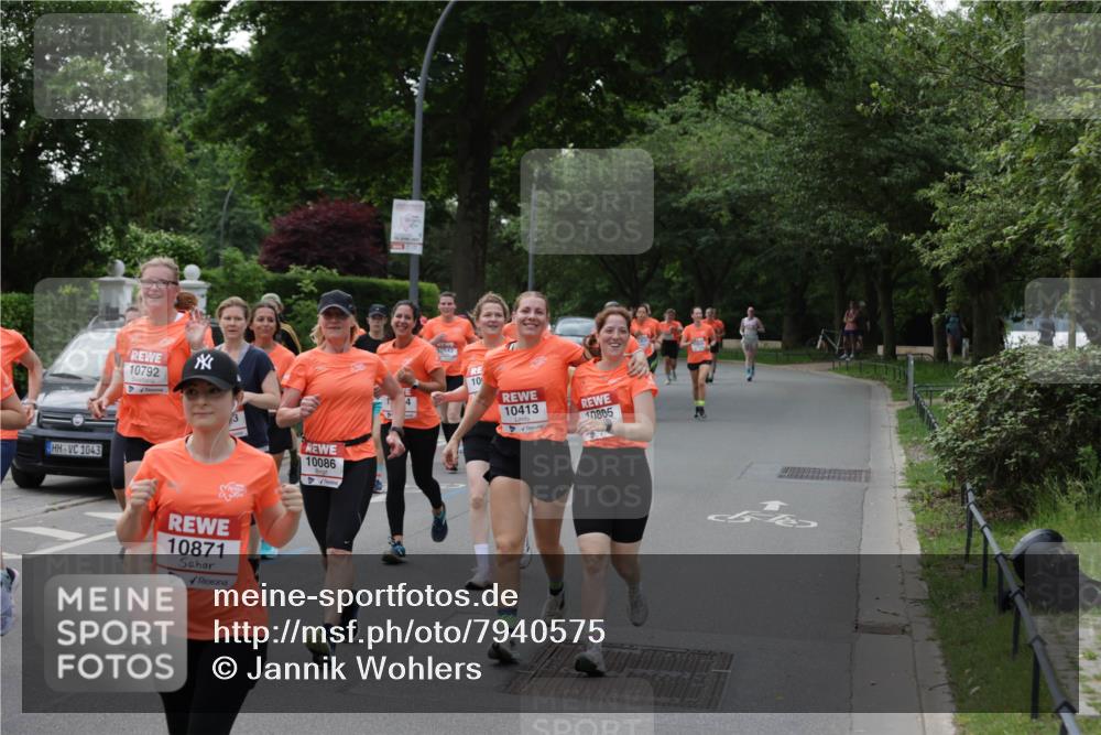 15.06.2025 - REWE Women's Run Jannik Wohlers http://msf.ph/oto/7940575 15.06.2025 08:27:56 Laufen 1043, 10792, 10871, 3, 10086, 10, 10413, 10805 meine-sportfotos.de