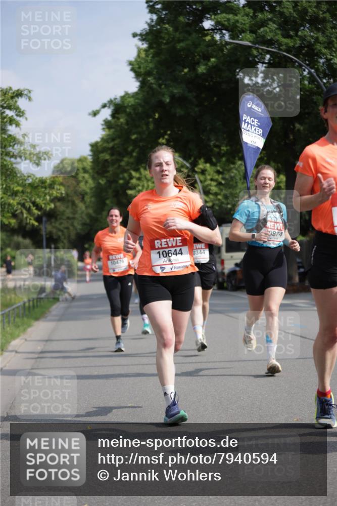 15.06.2025 - REWE Women's Run Jannik Wohlers http://msf.ph/oto/7940594 15.06.2025 08:45:30 Laufen 10476, 10644, 0344, 05, 00, 9874 meine-sportfotos.de