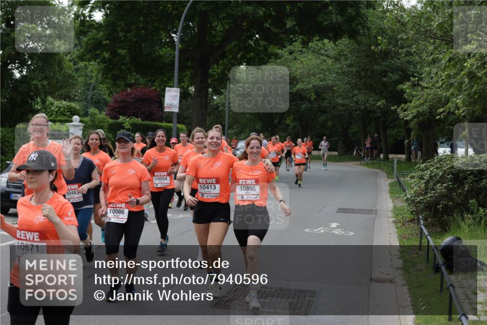 15.06.2025 - REWE Women's Run Jannik Wohlers http://msf.ph/oto/7940596 15.06.2025 08:27:56 Laufen 10483, 10871, 10086, 10054, 10413, 10805 meine-sportfotos.de