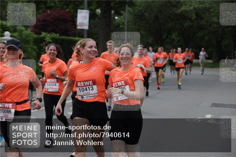 15.06.2025 - REWE Women's Run Jannik Wohlers http://msf.ph/oto/7940614 15.06.2025 08:27:57 Laufen 10086, 10054, 10413, 05 meine-sportfotos.de