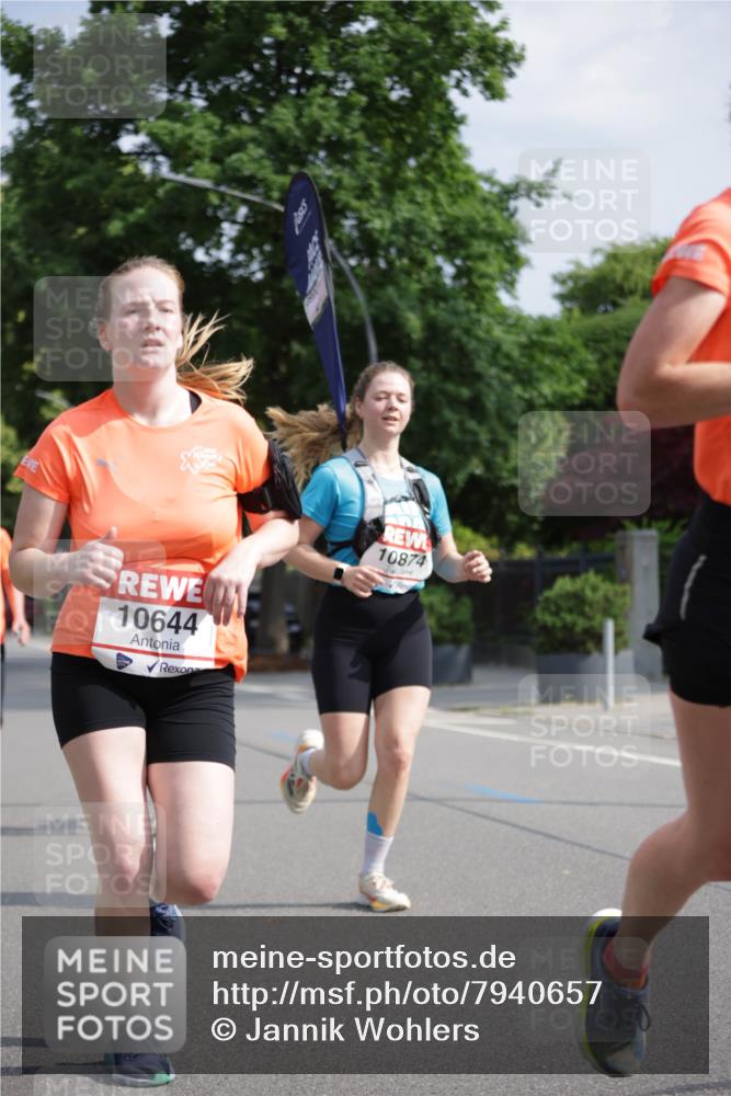 15.06.2025 - REWE Women's Run Jannik Wohlers http://msf.ph/oto/7940657 15.06.2025 08:45:31 Laufen 10644, 10874 meine-sportfotos.de