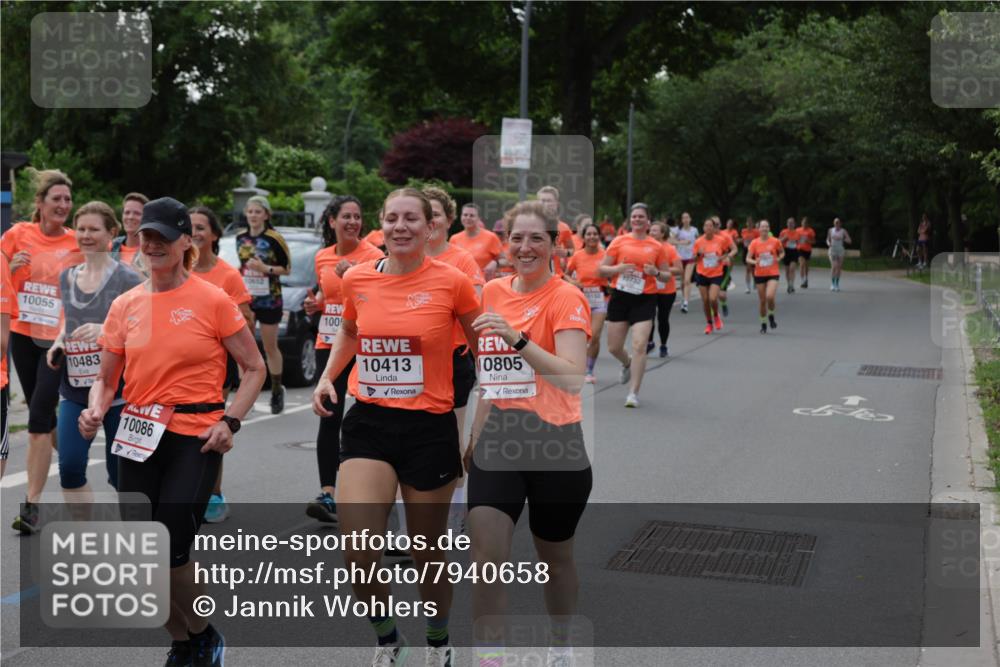 15.06.2025 - REWE Women's Run Jannik Wohlers http://msf.ph/oto/7940658 15.06.2025 08:27:57 Laufen 10055, 10483, 10086, 100, 10413, 10805, 10732 meine-sportfotos.de
