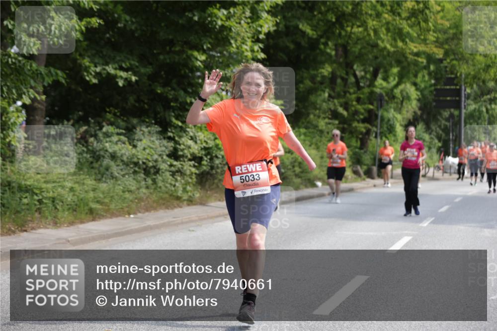 15.06.2025 - REWE Women's Run Jannik Wohlers http://msf.ph/oto/7940661 15.06.2025 10:15:11 Laufen 5033 meine-sportfotos.de