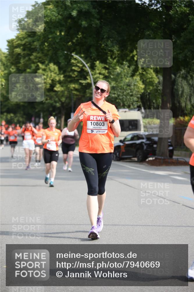 15.06.2025 - REWE Women's Run Jannik Wohlers http://msf.ph/oto/7940669 15.06.2025 09:58:23 Laufen 10803 meine-sportfotos.de
