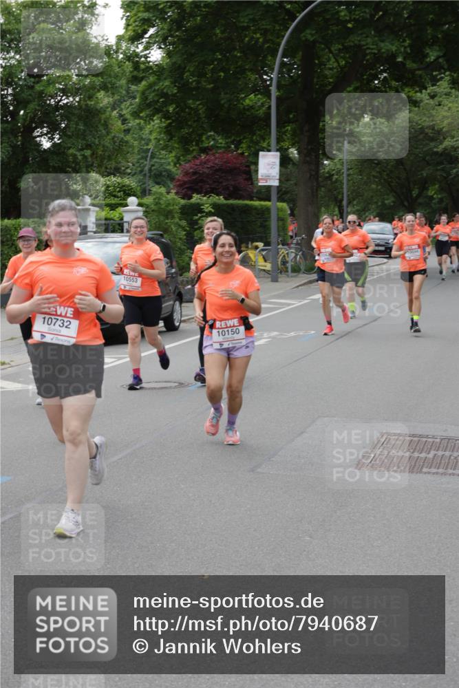 15.06.2025 - REWE Women's Run Jannik Wohlers http://msf.ph/oto/7940687 15.06.2025 08:28:01 Laufen 10732, 10553, 10150, 10096 meine-sportfotos.de