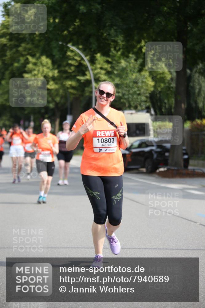 15.06.2025 - REWE Women's Run Jannik Wohlers http://msf.ph/oto/7940689 15.06.2025 09:58:24 Laufen 10803 meine-sportfotos.de