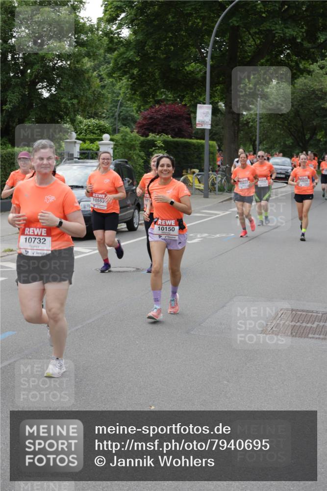 15.06.2025 - REWE Women's Run Jannik Wohlers http://msf.ph/oto/7940695 15.06.2025 08:28:01 Laufen 10732, 10, 10553, 10150, 10837, 10342 meine-sportfotos.de