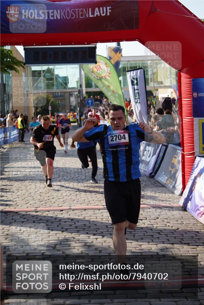 13.06.2025 - Holstenköstenlauf Felixshl http://msf.ph/oto/7940702 13.06.2025 18:07:05 Laufen 2704, 3027, 3076, 3236, 3293, 3577, 3719, 3783, 3812, 3827 meine-sportfotos.de