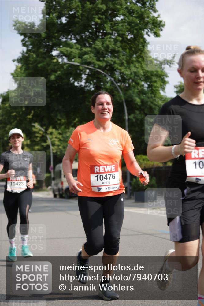 15.06.2025 - REWE Women's Run Jannik Wohlers http://msf.ph/oto/7940703 15.06.2025 08:45:33 Laufen 10423, 10476, 10 meine-sportfotos.de