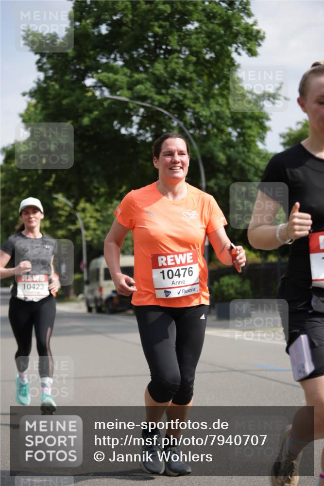 15.06.2025 - REWE Women's Run Jannik Wohlers http://msf.ph/oto/7940707 15.06.2025 08:45:33 Laufen 10423, 10476 meine-sportfotos.de