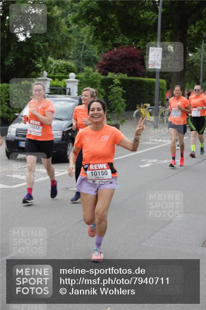 15.06.2025 - REWE Women's Run Jannik Wohlers http://msf.ph/oto/7940711 15.06.2025 08:28:02 Laufen 10553, 10150, 4, 10837, 10342 meine-sportfotos.de