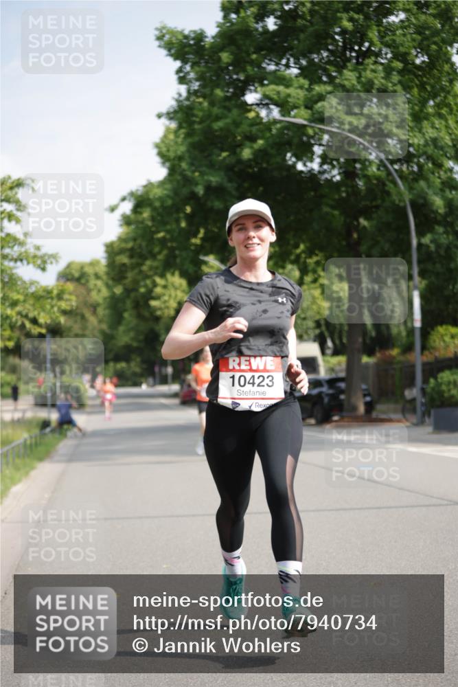 15.06.2025 - REWE Women's Run Jannik Wohlers http://msf.ph/oto/7940734 15.06.2025 08:45:34 Laufen 10423 meine-sportfotos.de