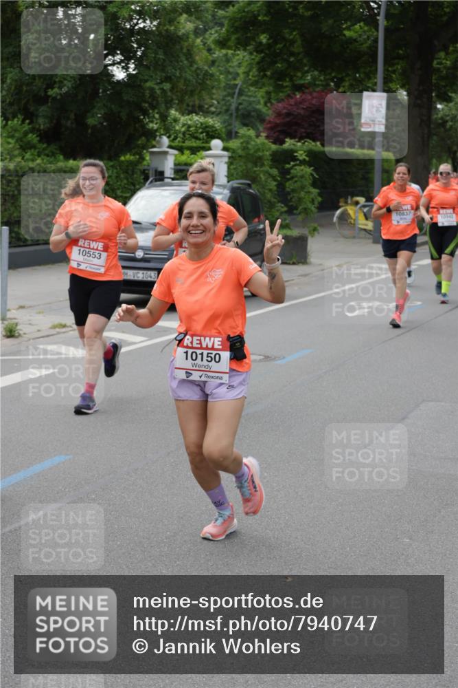 15.06.2025 - REWE Women's Run Jannik Wohlers http://msf.ph/oto/7940747 15.06.2025 08:28:02 Laufen 10553, 1043, 10150, 10837, 10342 meine-sportfotos.de