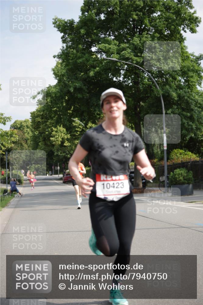 15.06.2025 - REWE Women's Run Jannik Wohlers http://msf.ph/oto/7940750 15.06.2025 08:45:34 Laufen 10423 meine-sportfotos.de
